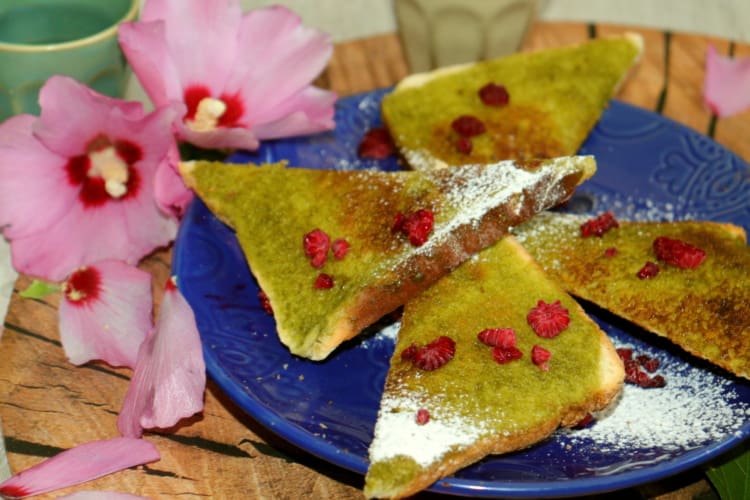 Matcha sugar toast